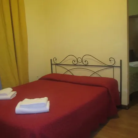 Отель Savonarola 2*
