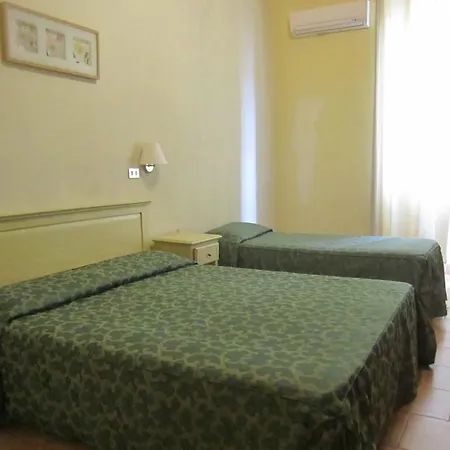 Ξενοδοχείο Savonarola 2*